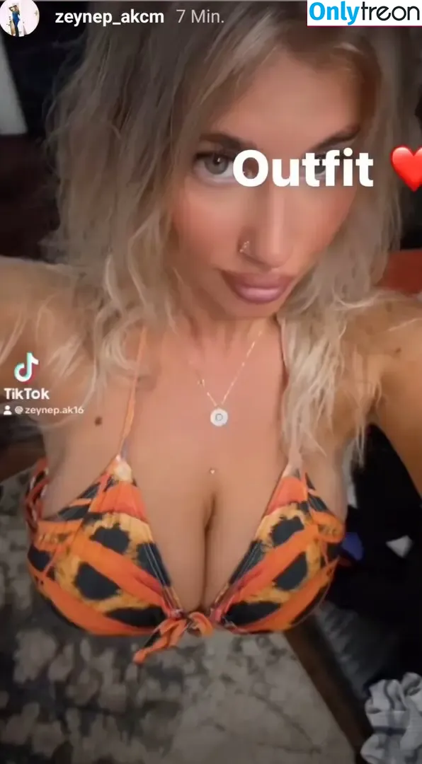 Zeynep nude photo #0023 (Zeynep)