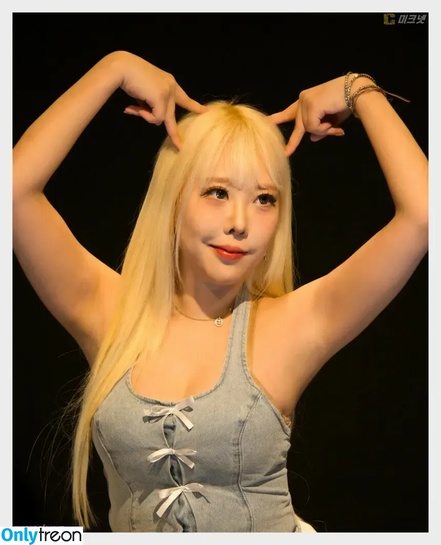 zia0_0v nude photo #0238 (Girl Crush Kpop)