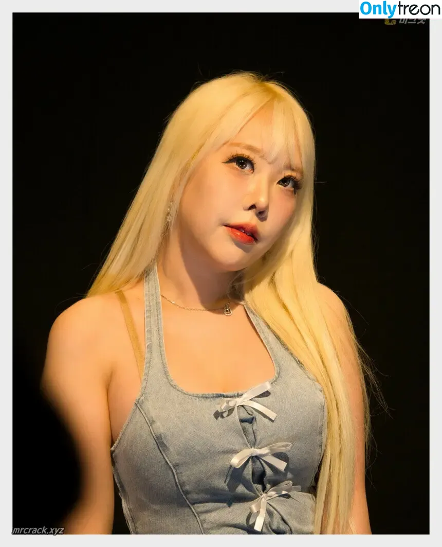 zia0_0v nude photo #0239 (Girl Crush Kpop)