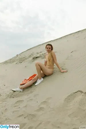 Zishy / zishylives nude photo #9865