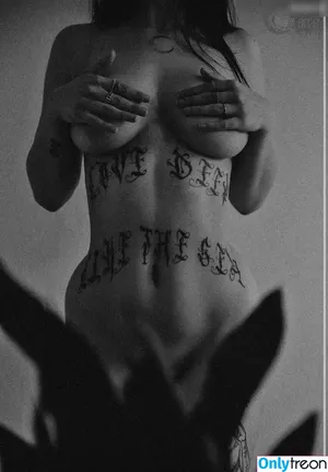 ziya.mrnwsk / m0rticia.666 / m0rticiahatake nude photo #0001