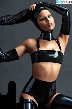 Zoë Kravitz / zoeisabellakravitz nude photo #0123