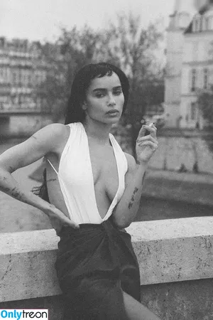 Zoë Kravitz / zoeisabellakravitz nude photo #0177