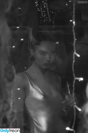 Zoë Kravitz / zoeisabellakravitz nude photo #0181