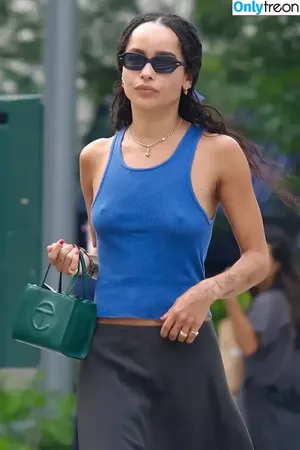 Zoë Kravitz / zoeisabellakravitz nude photo #0273