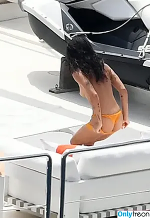 Zoë Kravitz / zoeisabellakravitz nude photo #0415