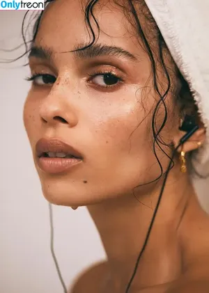 Zoë Kravitz / zoeisabellakravitz nude photo #0422