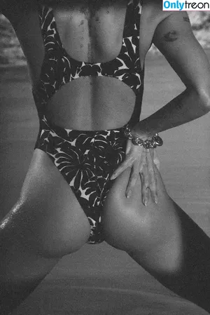 Zoë Kravitz / zoeisabellakravitz nude photo #0424