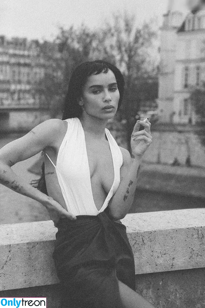 Zoë Kravitz nude photo #0177 (zoeisabellakravitz)