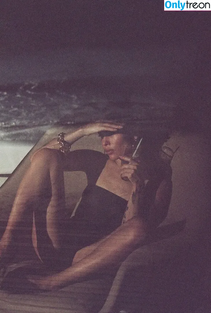 Zoë Kravitz nude photo #0178 (zoeisabellakravitz)