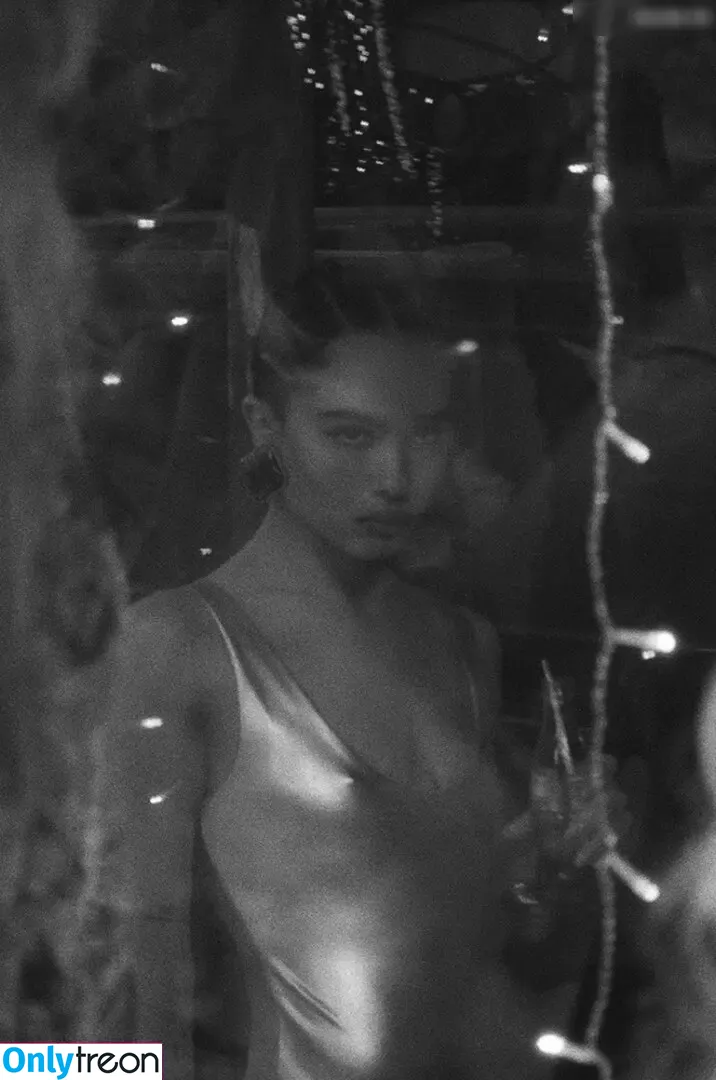 Zoë Kravitz nude photo #0181 (zoeisabellakravitz)