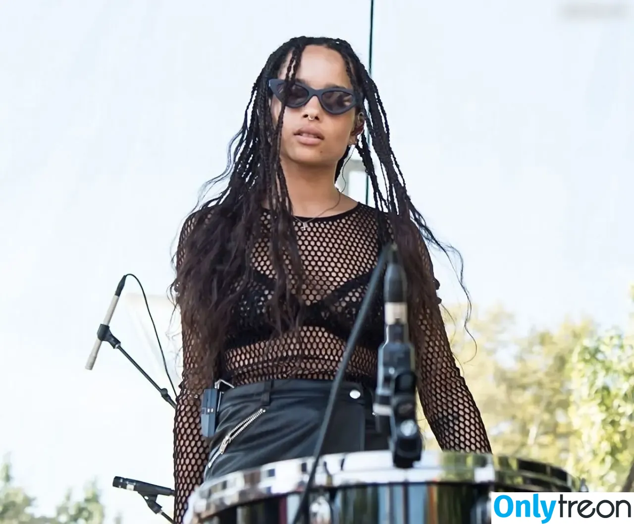 Zoë Kravitz nude photo #0220 (zoeisabellakravitz)
