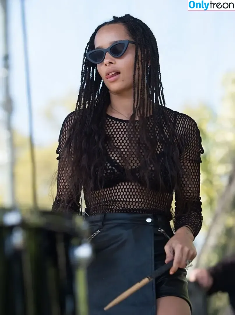Zoë Kravitz nude photo #0235 (zoeisabellakravitz)