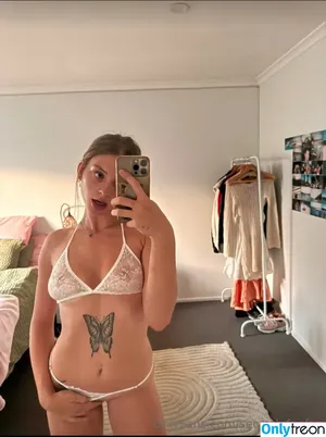 zoe.etheredge / secretlyfeofzo nude photo #0010
