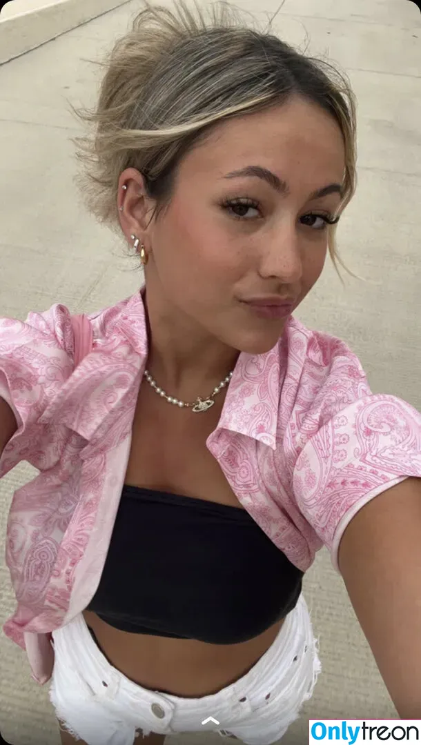 Zoe Ferguson голая photo #0011 (zoeferguson)