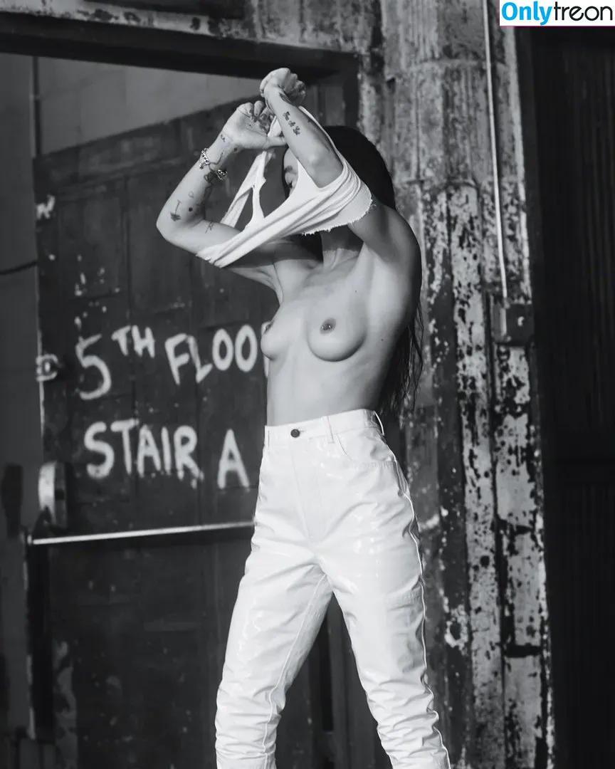 Zoe Kravitz nude photo #0006 (zoeisabellakravitz)
