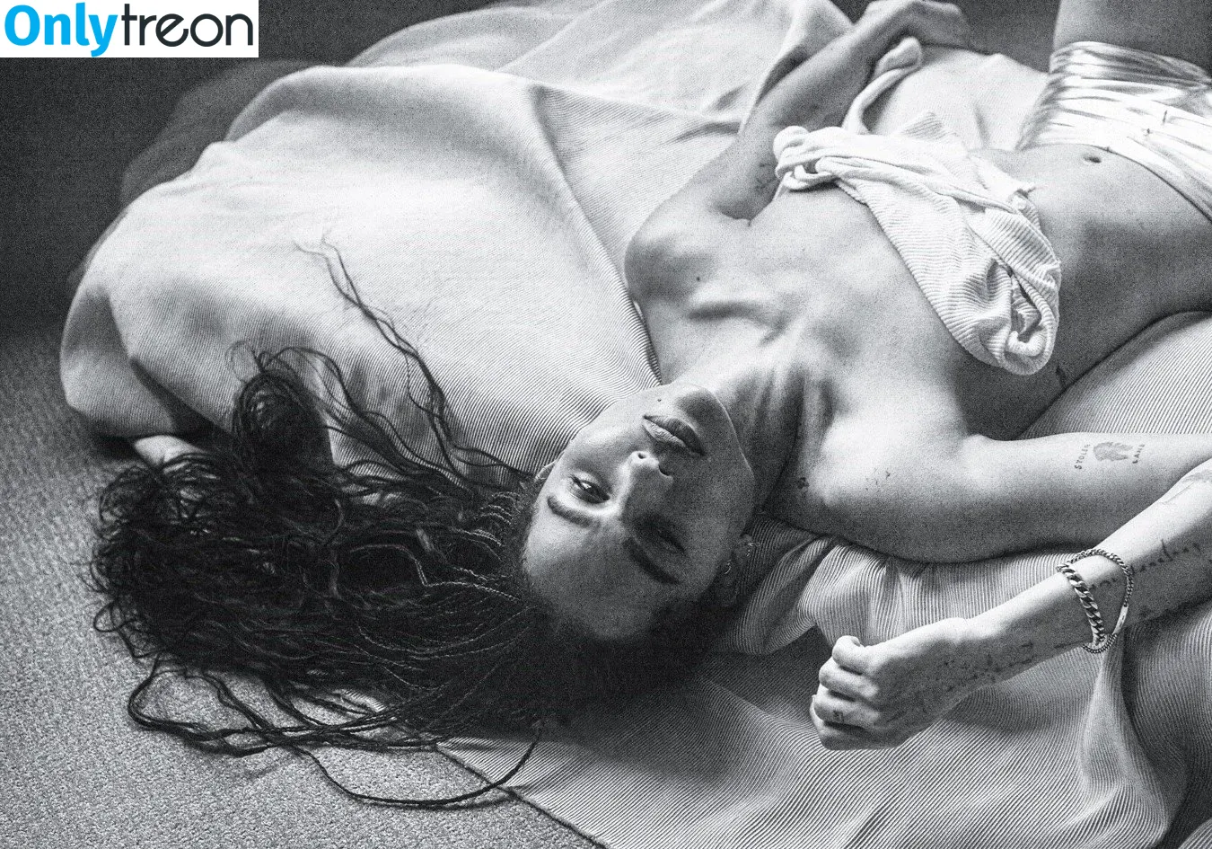 Zoe Kravitz nude photo #0008 (zoeisabellakravitz)