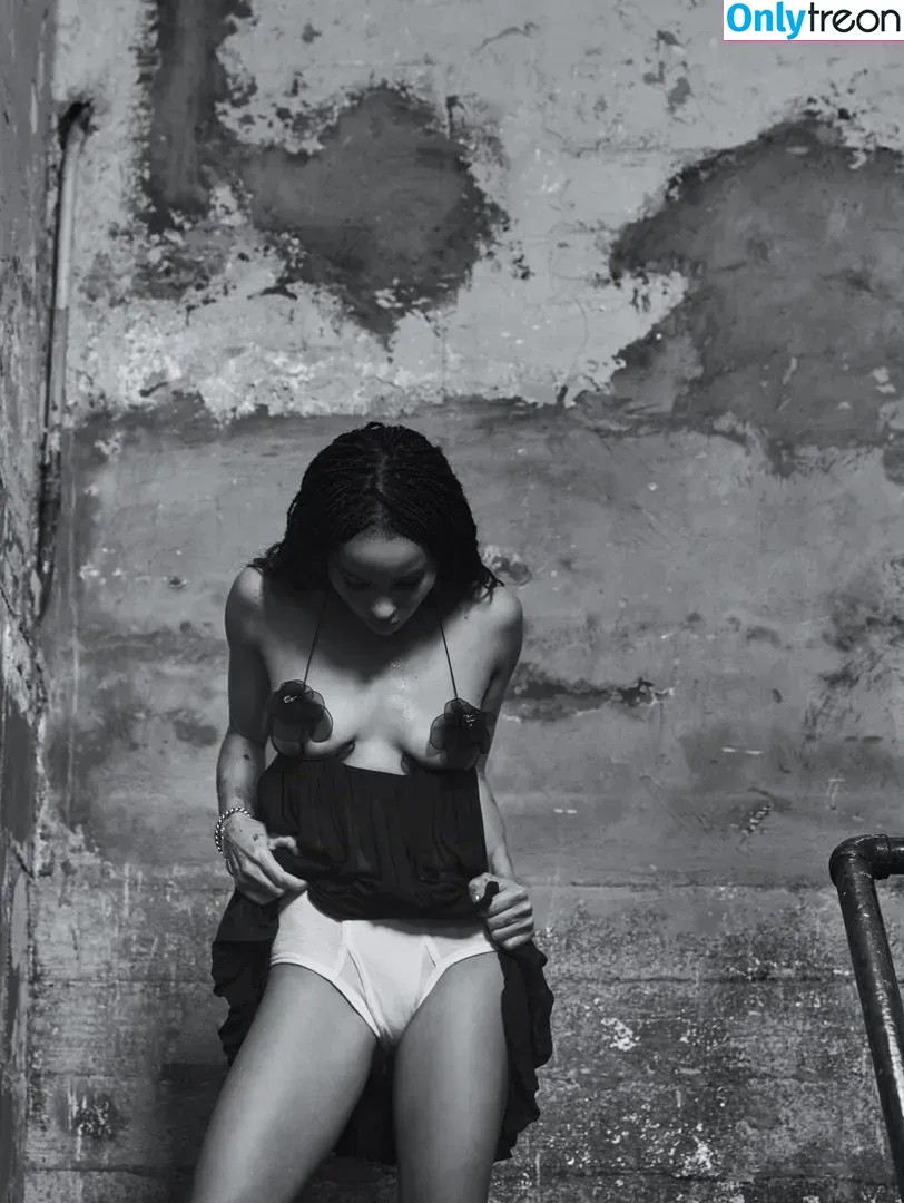 Zoe Kravitz nude photo #0018 (zoeisabellakravitz)