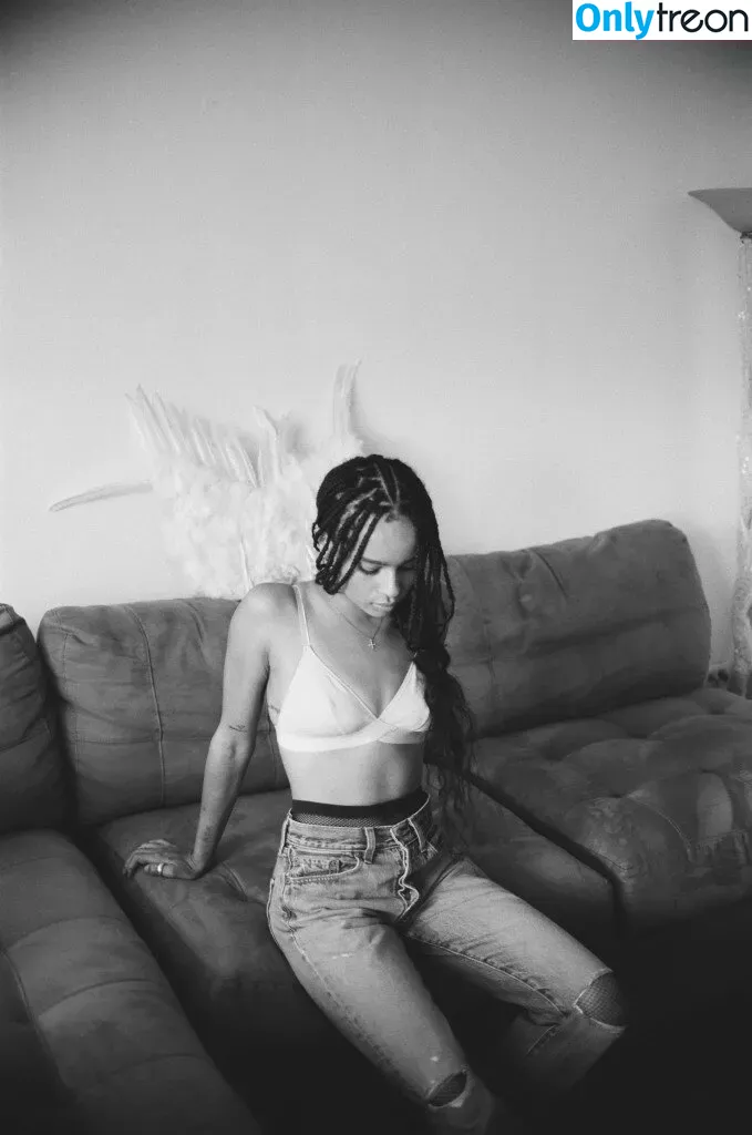 Zoe Kravitz голая photo #0354 (zoeisabellakravitz)