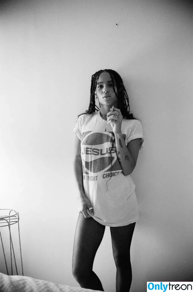 Zoe Kravitz голая photo #0355 (zoeisabellakravitz)