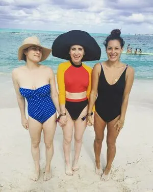 Zoe Lister Jones / zoelisterjones nude photo #0001