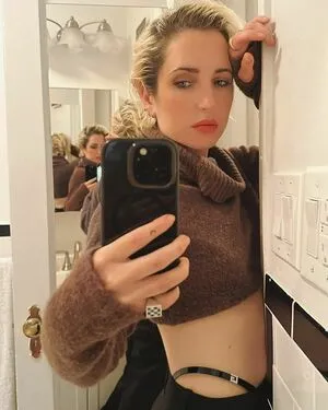 Zoe Lister Jones / zoelisterjones nude photo #0052