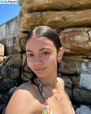 Zoe Manoek / heyitzoej nude photo #0007
