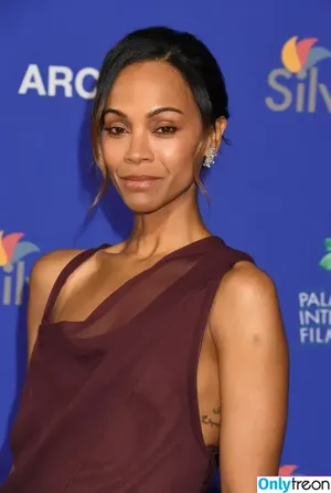 Zoe Saldana / zoesaldana фото голая #0833