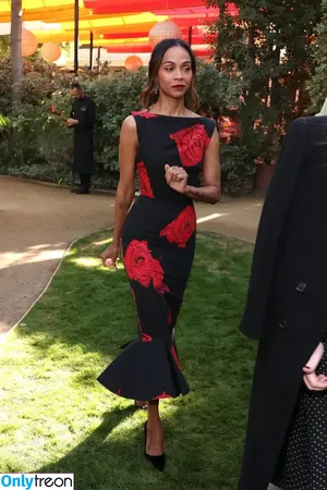 Zoe Saldana / zoesaldana фото голая #0847