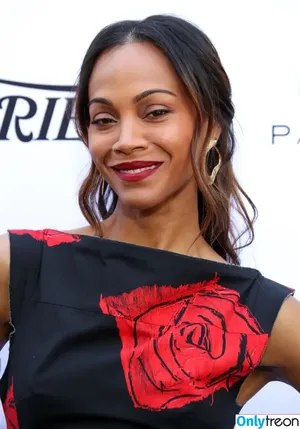 Zoe Saldana / zoesaldana фото голая #0848