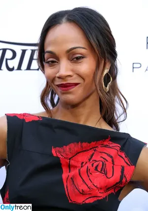 Zoe Saldana / zoesaldana фото голая #0849