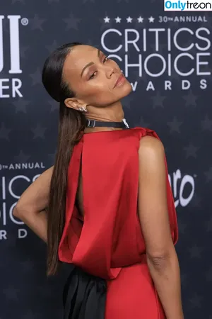 Zoe Saldana / zoesaldana nude photo #0873