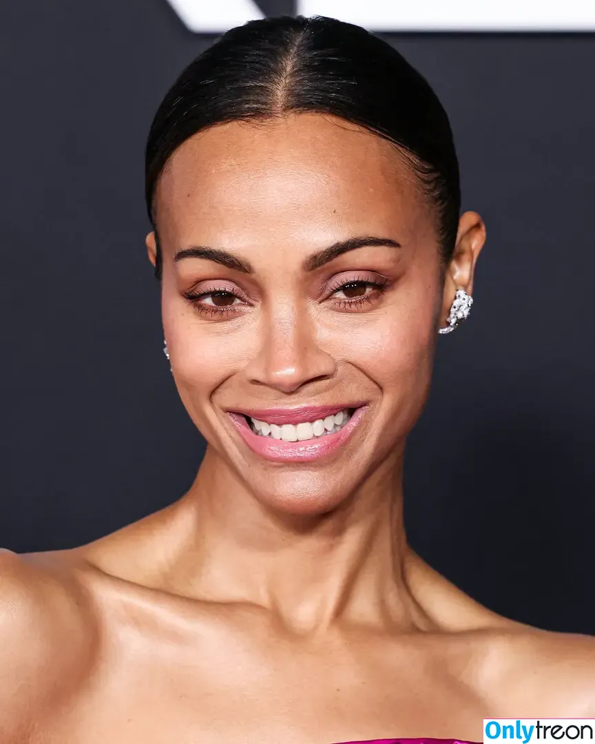 Zoe Saldana nude photo #0724 (zoesaldana)