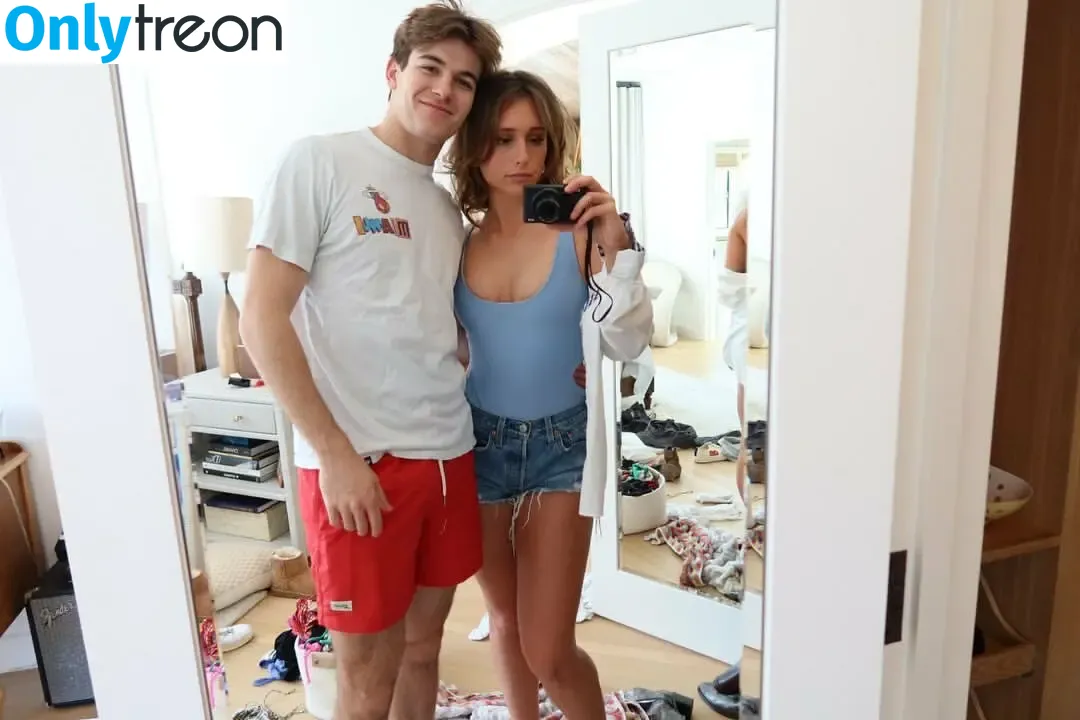 Zoe Simmons nude photo #0008 (zoeesimmons)