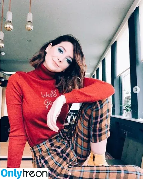 Zoë Sugg голая photo #0039 (zoesugg)