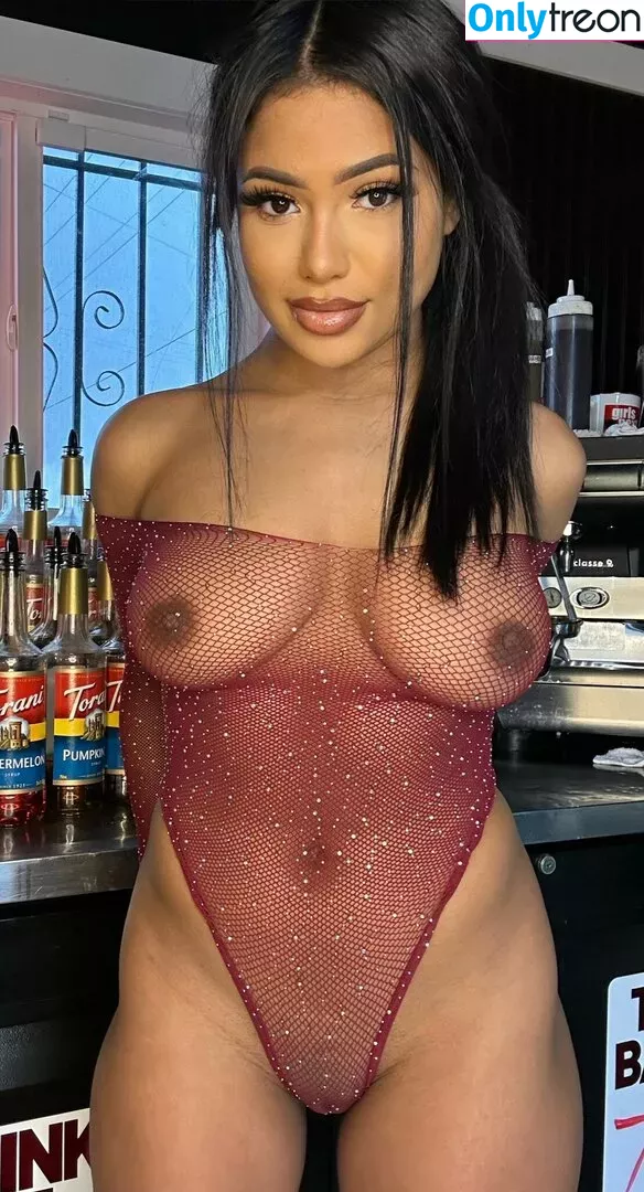 Zoebarista nude photo #0002 (Tapzoesbyeoh / Zoe_barista / zoe.barista)