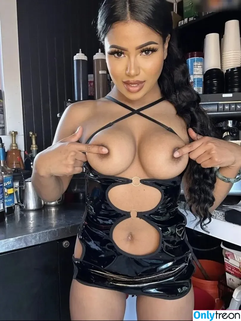 Zoebarista nude photo #0022 (Tapzoesbyeoh / Zoe_barista / zoe.barista)