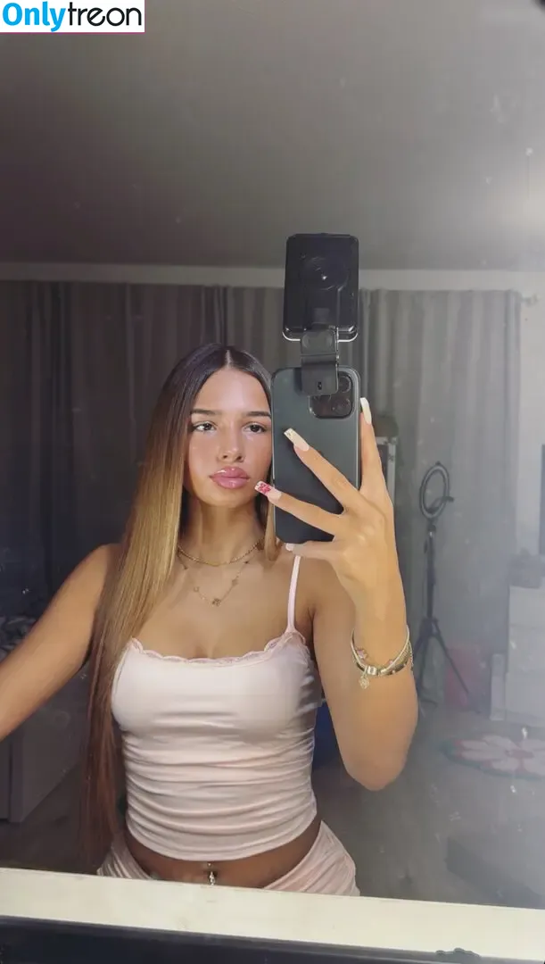 Zoesalg nude photo #0019 (Zoesalg)