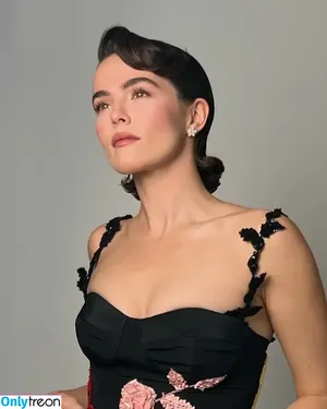 Zoey Deutch / zoeydeutch nude photo #0053