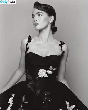 Zoey Deutch / zoeydeutch nude photo #0057