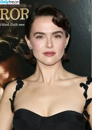 Zoey Deutch / zoeydeutch nude photo #0062