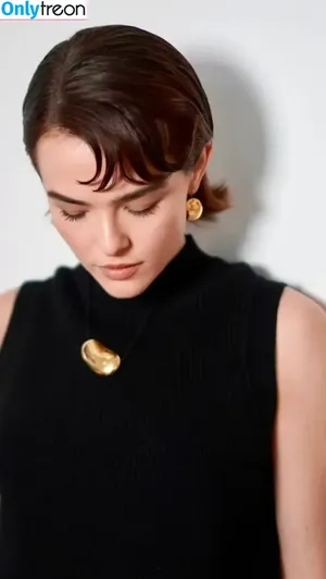 Zoey Deutch / zoeydeutch фото голая #0071