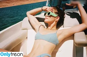 Zoey Deutch / zoeydeutch фото голая #0093