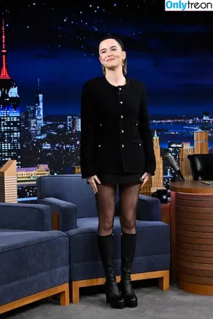 Zoey Deutch / zoeydeutch фото голая #0105