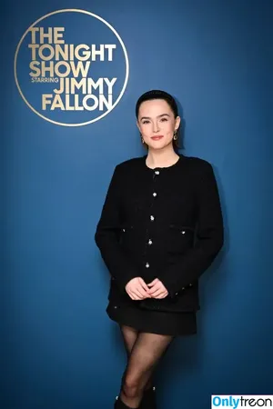 Zoey Deutch / zoeydeutch фото голая #0111