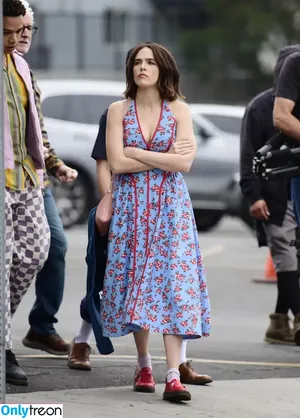 Zoey Deutch / zoeydeutch nude photo #0263