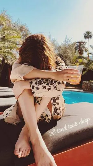 Zoey Deutch / zoeydeutch фото голая #0124
