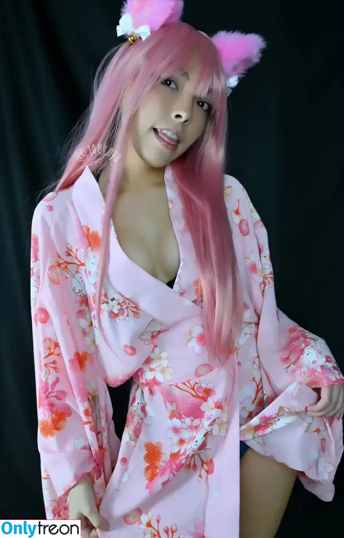 zoey_nyu nude photo #0023 (udderlyadorable)