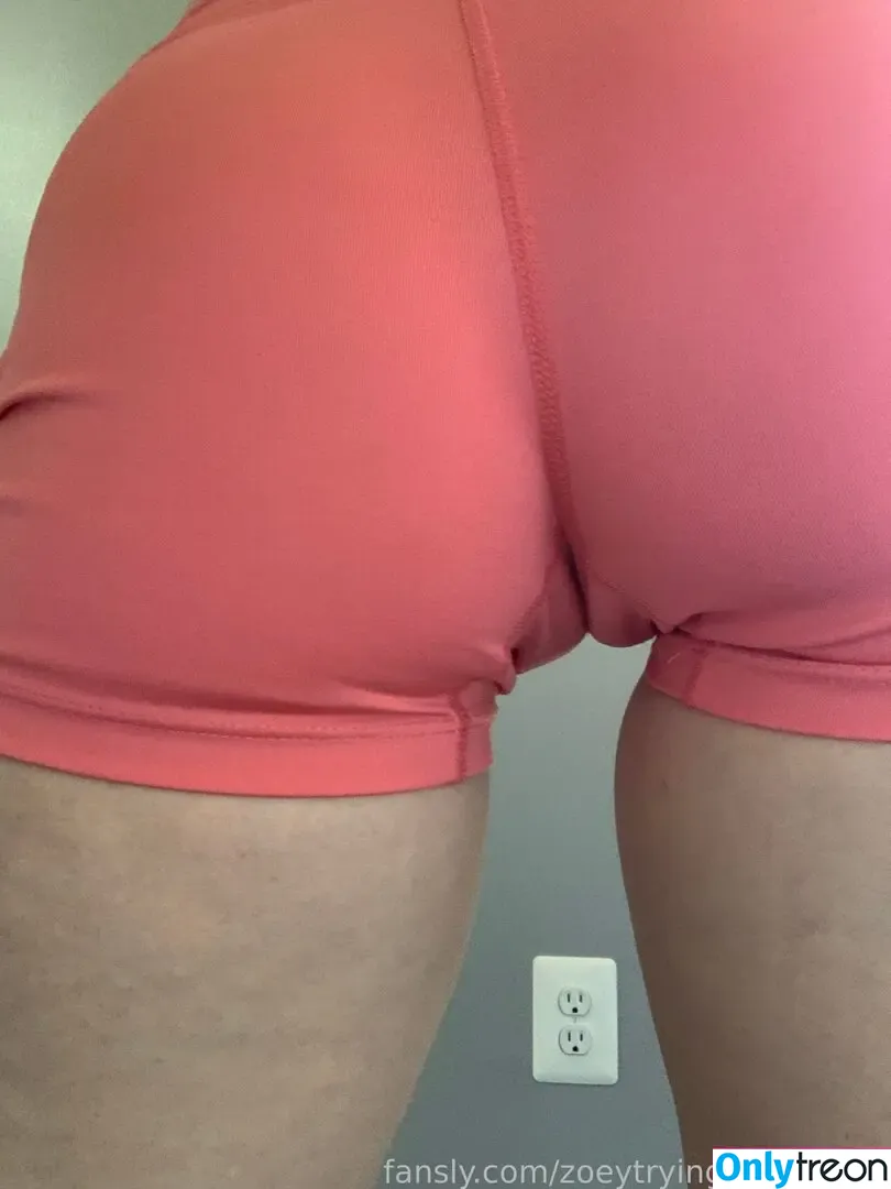 zoeytryingnewthings nude photo #0196 (robdeanhoskins)