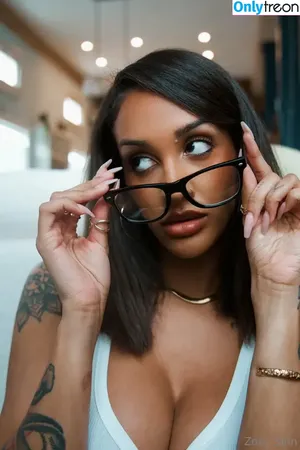 zoeyxsinn / sinnersxparadise nude photo #0012